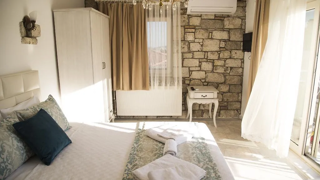 Alacati Sardunya Hotel Bed & Breakfast