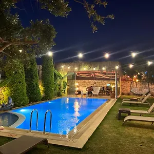 Viola (adults Only) ** Alaçatı